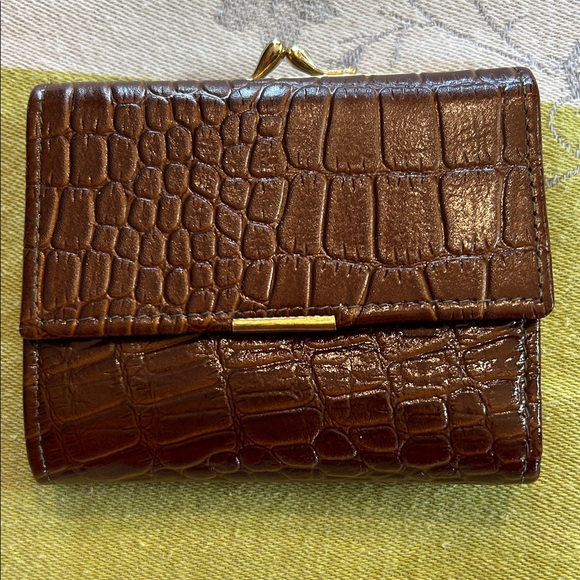 Handbags - Elegant Brown Crocodile-Embossed Women's Wallet Vintage